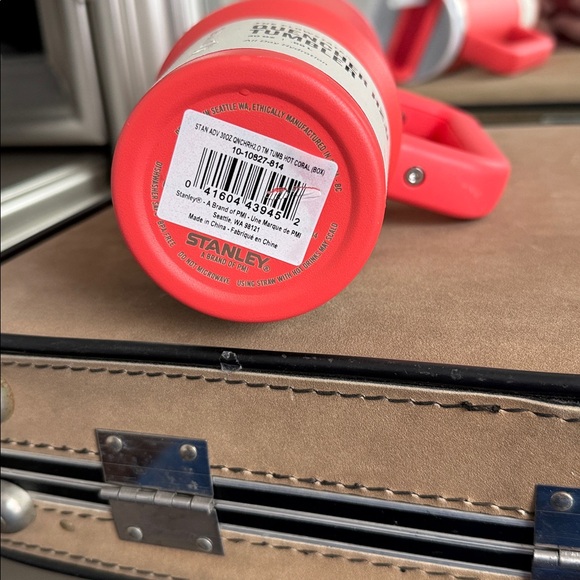 Stanley Hot Coral 30 oz Quencher H2.0 Tumbler - Picture 3 of 3